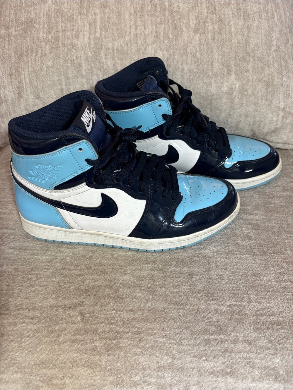 Nike AirJordan 1 retro high unc patent woman’s size 9 2018 exclusive Blue Chill